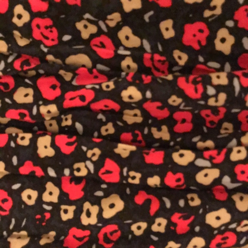 FLOWY FLORAL MINI SKIRT